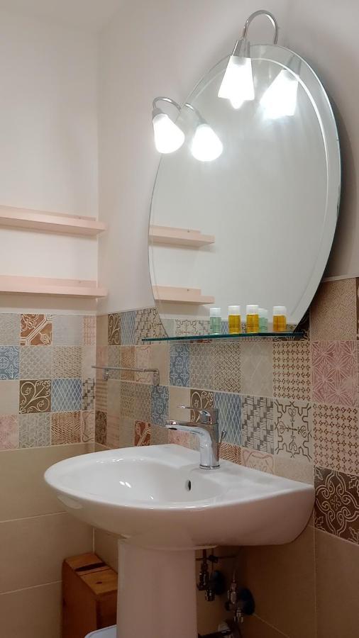 Bed and Breakfast La Valigia Sul Letto Катанія Екстер'єр фото