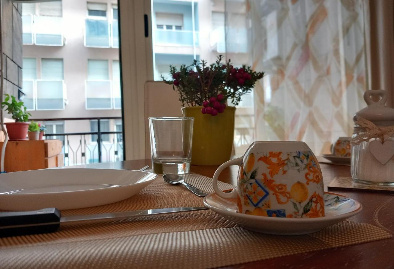 Bed and Breakfast La Valigia Sul Letto Катанія Екстер'єр фото